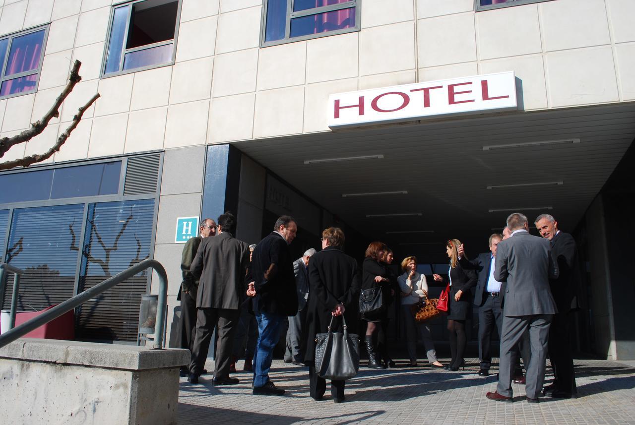Hotel Cim Valles Santa Perpetua de Mogoda Exterior photo