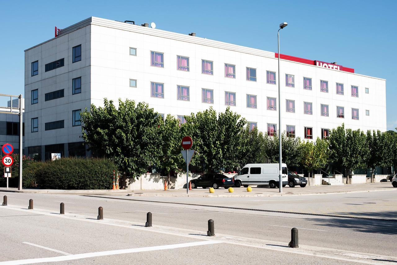 Hotel Cim Valles Santa Perpetua de Mogoda Exterior photo